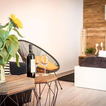 Apartamento Cracow Location With Garden By Cozyplace